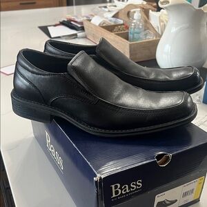 Bass Men's Classic Black Leather Slip-Ons